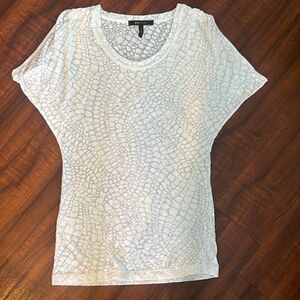 BCBG White Pattern Shirt - White Shirt - Sleeve Button Feature - Size XSmall
